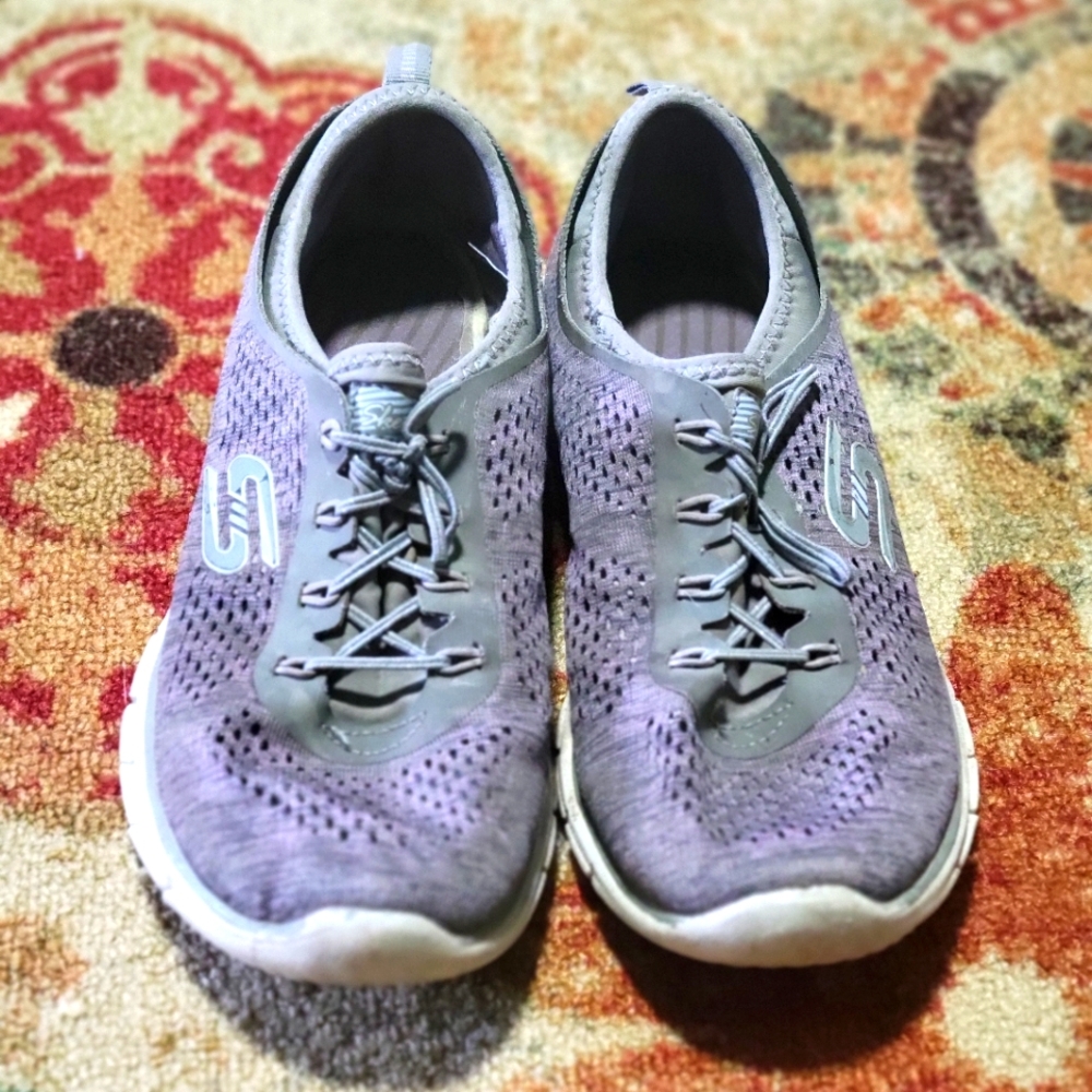 Sketchers Gray Blue Tennis Shoes Sz 8